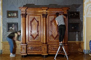 Barockschrank zurück im Stadtschloss Fulda